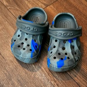 Toddler size 5 blue and grey army fatigue Crocs